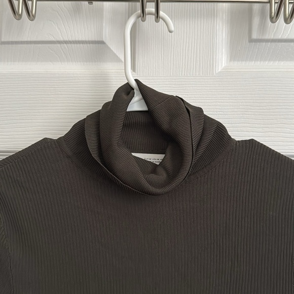 Zara Olive Ribbed Turtleneck Sweater - Picture 3 of 5